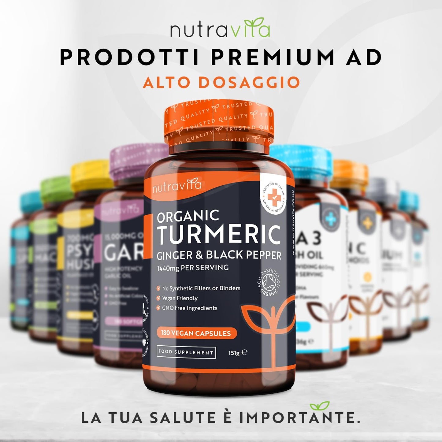 Curcuma Bio con Piperina e Zenzero - 180 Capsule di Curcuma e Piperina Vegana ad Alto Dosaggio (Fornitura per 3 Mesi) - Ingrediente Attivo Curcumina - Prodotto da Nutravita