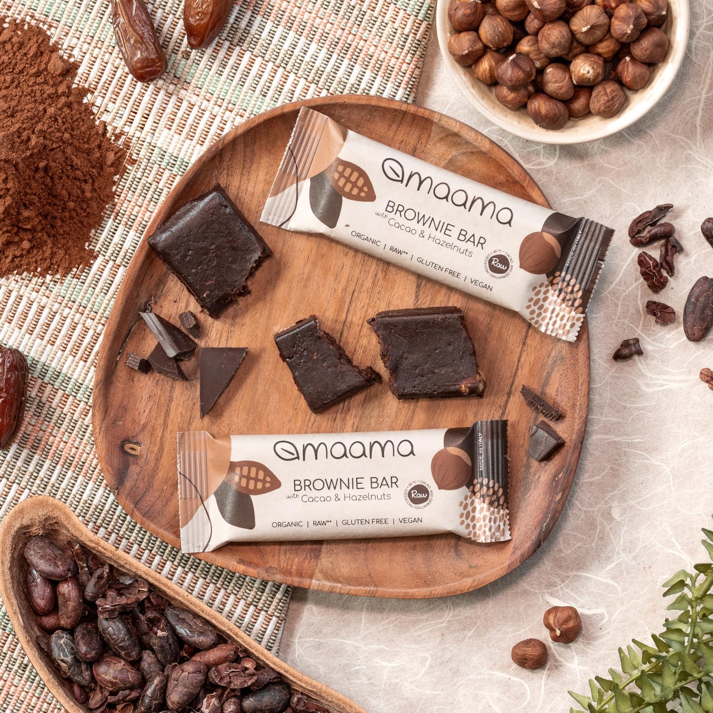 MAAMA, Barretta di frutta con Nocciole e Cacao Bio - Snack Sano e Goloso - Biologica, Vegan, Senza Zuccheri Aggiunti e Senza Glutine - Confezione da 14 barrette da 35g ciascuna
